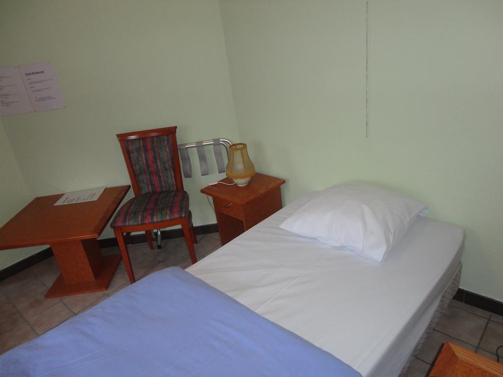 Au Central アル 部屋 写真